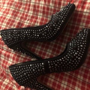 Rock and Republic size 6 studded women’s heels